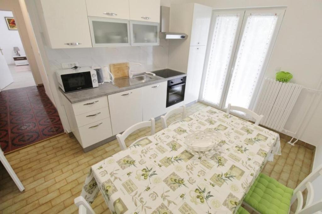 Apartman With A Parking Space - 21460